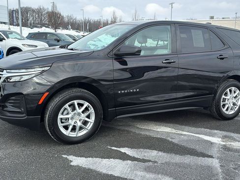 Used 2023 Chevrolet Equinox LS w/ LS Convenience Package image 12