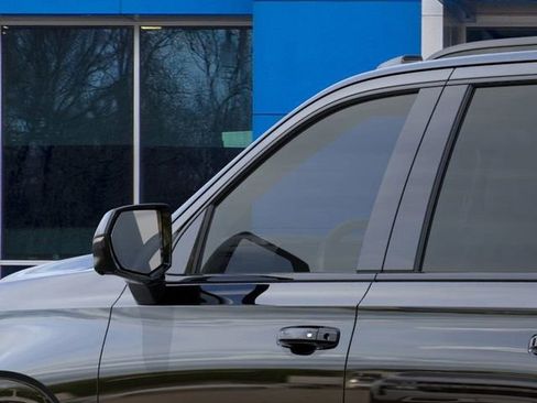 New 2026 Chevrolet Suburban RST image 12