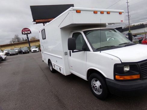 Used 2007 GMC Savana 3500 image 61