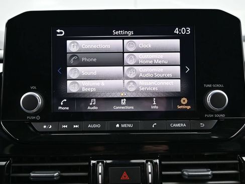 Used 2025 Nissan Pathfinder SV AWD/4WD image 28