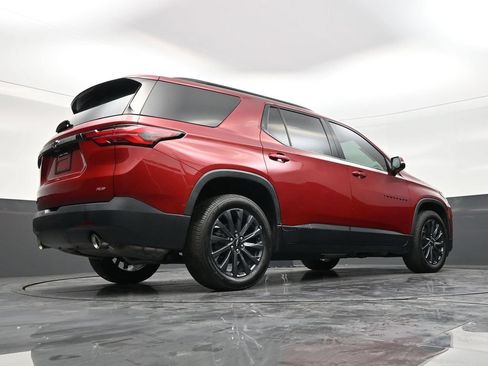 Used 2022 Chevrolet Traverse RS FWD image 26