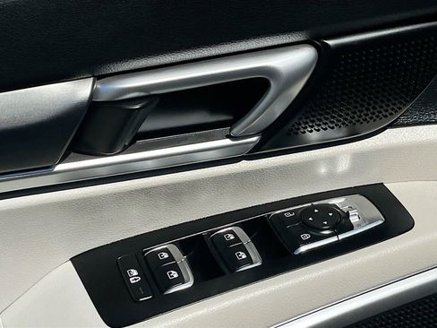 Used 2022 Kia Telluride S FWD image 18