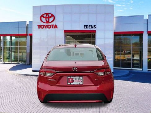 Used 2020 Toyota Corolla LE image 4