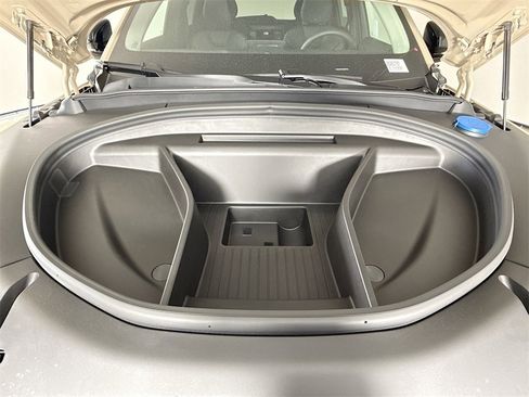 New 2025 Volvo EX90 Plus w/ Protection Package Premier image 31