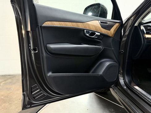 Used 2024 Volvo XC90 B6 Plus w/ Protection Package Premier AWD/4WD image 11