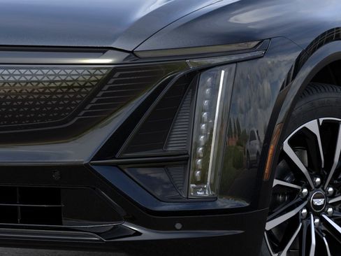 New 2026 Cadillac Lyriq Premium Sport AWD/4WD image 10