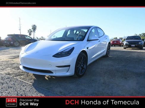 Used 2023 Tesla Model 3 Standard Range image 1