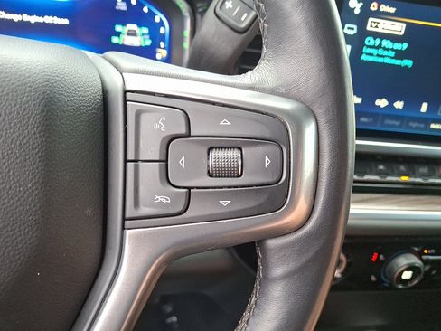 Used 2022 Chevrolet Silverado 1500 LT AWD/4WD image 19