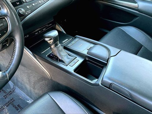 Used 2019 Lexus ES 300h image 15