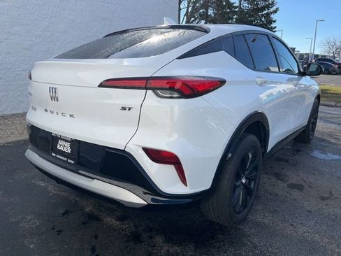 Used 2024 Buick Envista Sport Touring w/ Convenience I Package image 5