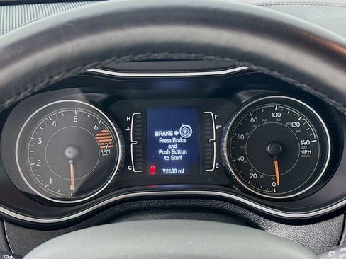 Used 2020 Jeep Cherokee Latitude Plus w/ Cold Weather Group AWD/4WD image 12