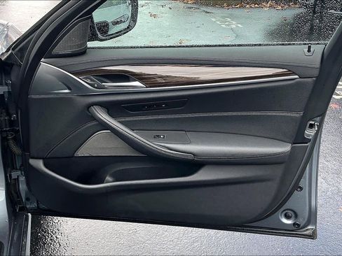 Used 2020 BMW M550i xDrive image 26