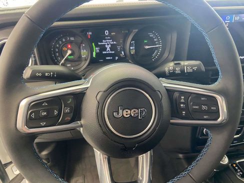 Used 2024 Jeep Wrangler High Altitude AWD/4WD image 20