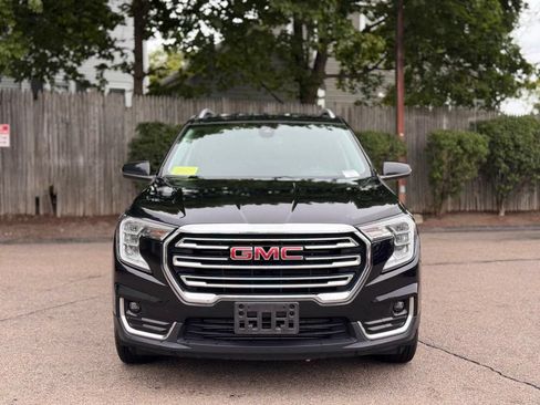 Used 2022 GMC Terrain SLT w/ Infotainment Package II AWD/4WD image 9