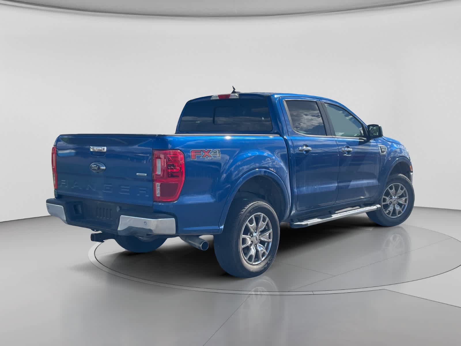 Used 2019 Ford Ranger XLT w/ Equipment Group 302A Luxury AWD/4WD image 3