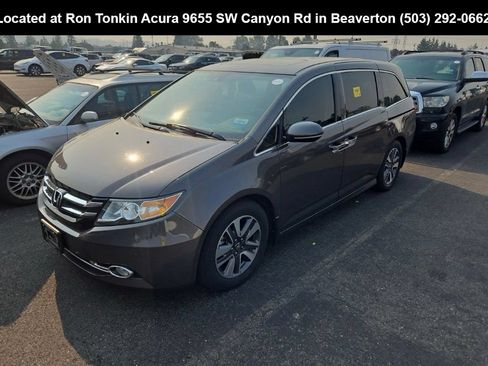 Used 2015 Honda Odyssey Touring image 3