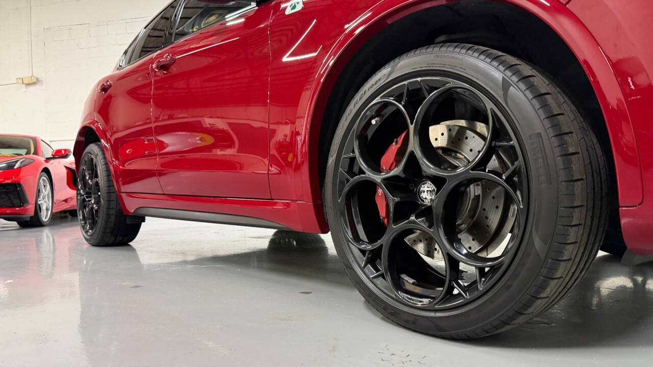 Used 2022 Alfa Romeo Stelvio Quadrifoglio w/ Active Assist Plus Package AWD/4WD image 7