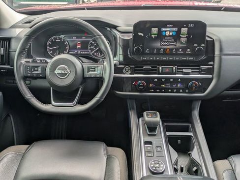 Used 2023 Nissan Pathfinder SL w/ Black Appearance Package image 26