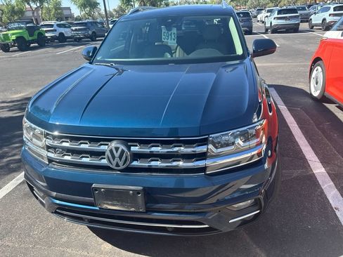 Used 2019 Volkswagen Atlas SEL R-Line AWD/4WD image 2