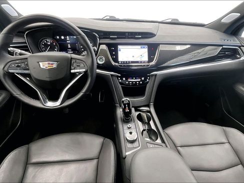 Used 2025 Cadillac XT6 Sport w/ Technology Package image 15