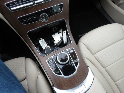 Used 2019 Mercedes-Benz C 300 4MATIC Sedan image 24