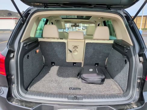 Used 2017 Volkswagen Tiguan SEL FWD image 14