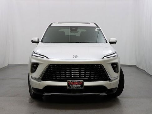 Used 2025 Buick Enclave Avenir w/ Super Cruise Package image 5