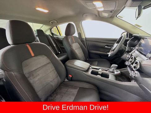 Used 2025 Nissan Sentra SR FWD image 23
