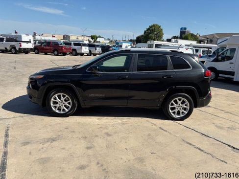 Used 2014 Jeep Cherokee Latitude image 4