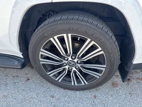 Used 2022 Lexus LX 600 4WD w/ Appearance Package image 18