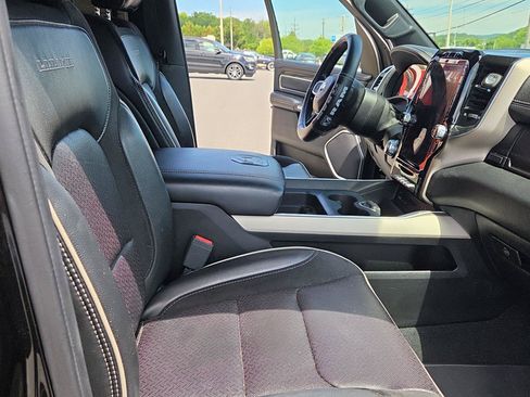 Used 2019 RAM 1500 Laramie AWD/4WD image 17