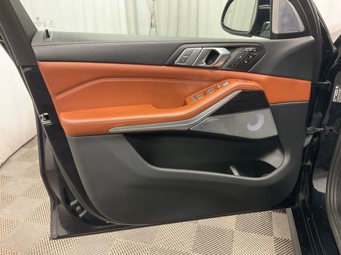 Used 2021 BMW X7 M50i image 20