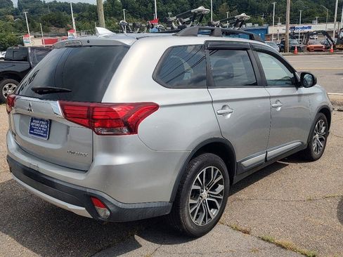 Used 2018 Mitsubishi Outlander SEL AWD/4WD image 2