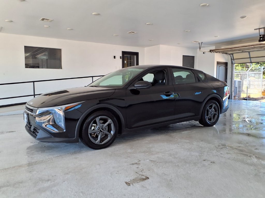 Used 2025 Kia K4 FWD image 2