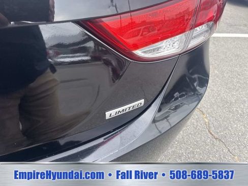 Used 2012 Hyundai Elantra Limited FWD image 5