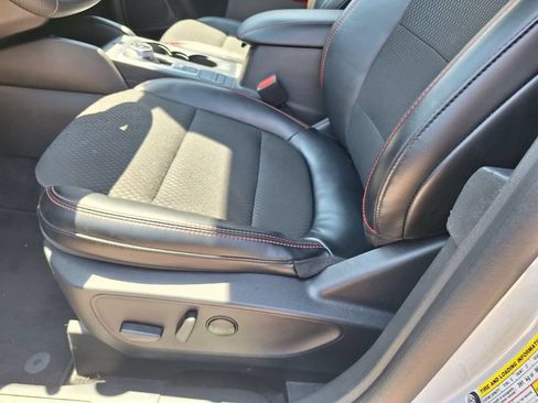 Used 2025 Ford Escape ST-Line FWD image 29