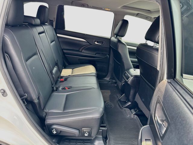 Used 2019 Toyota Highlander XLE AWD/4WD image 37