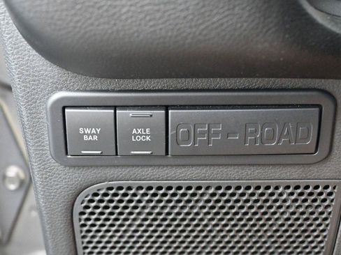 Used 2017 Jeep Wrangler Unlimited Rubicon w/ Connectivity Group AWD/4WD image 25
