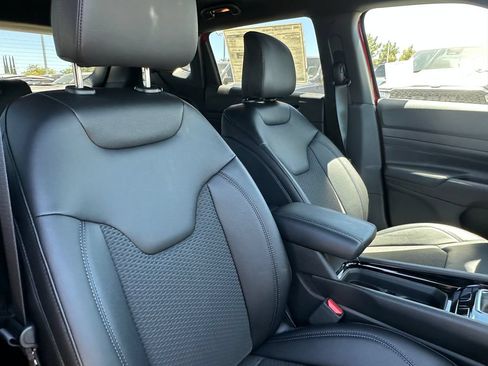 New 2026 Jeep Compass Latitude AWD/4WD image 14