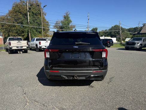 Used 2025 Ford Explorer ST-Line w/ ST-Line Street Pack AWD/4WD image 4