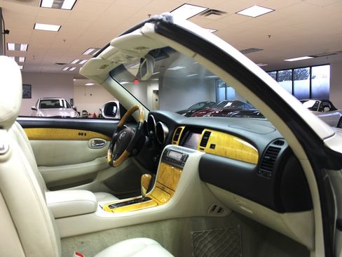 Used 2002 Lexus SC 430 Convertible image 5