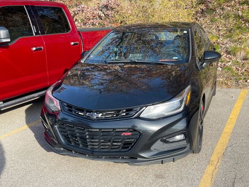 Used 2018 Chevrolet Cruze LT w/ Sun And Sound Package image 5
