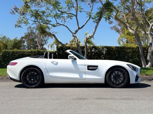 Used 2018 Mercedes-Benz AMG GT Roadster w/ Lane Tracking Package image 10