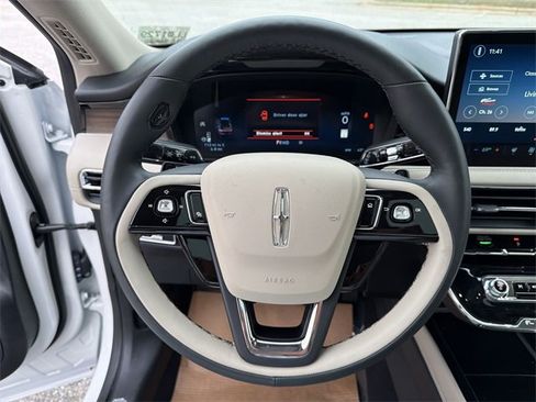 New 2026 Lincoln Corsair Reserve image 14