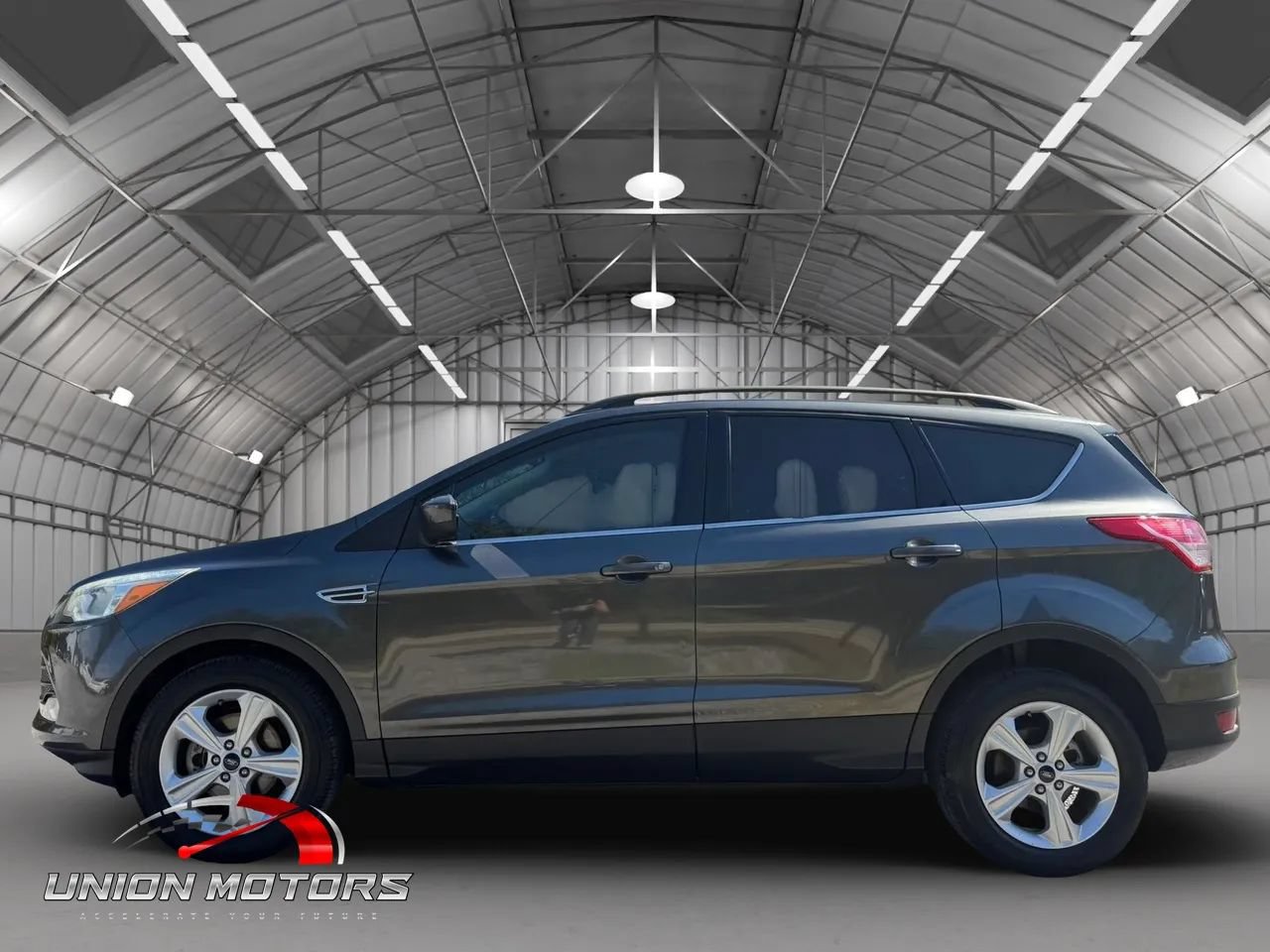 Used 2016 Ford Escape SE w/ SE Leather Comfort Package FWD image 8