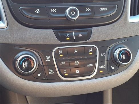 Used 2022 Chevrolet Malibu LT image 15