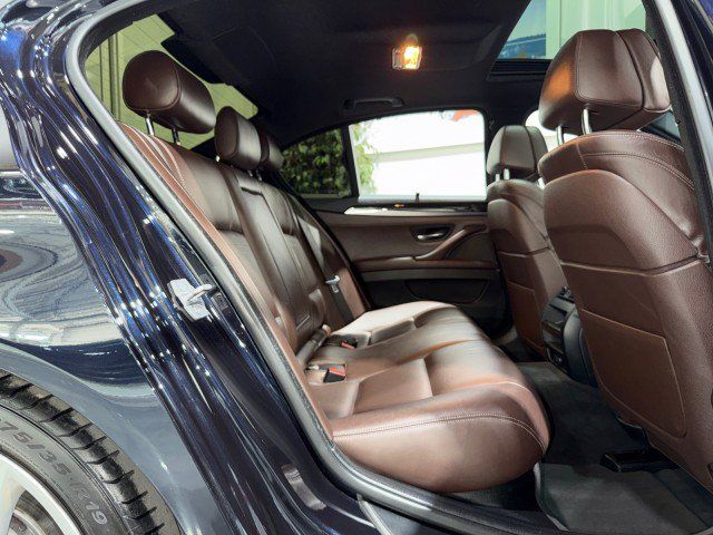 Used 2015 BMW 550i Sedan RWD image 55