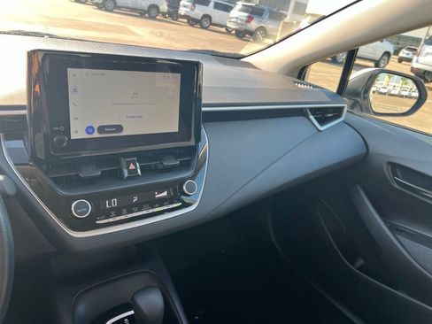 Used 2025 Toyota Corolla LE FWD image 16