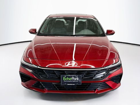 Used 2025 Hyundai Elantra SEL FWD image 2