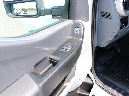 Used 2025 Ford F250 XL w/ XL Chrome Package RWD image 12